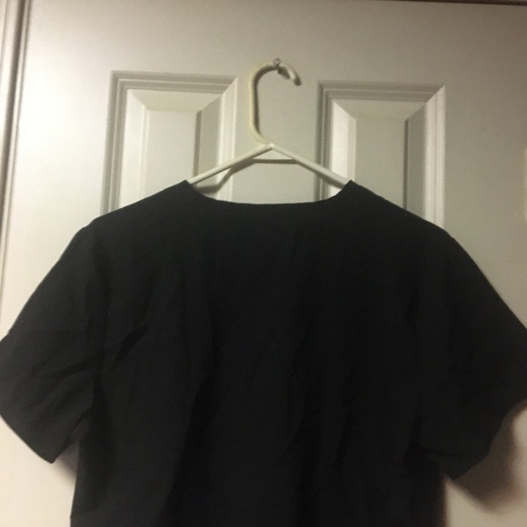 GT Performance 
Women’s 
Black 
Scrub Top 
With Pockets
Medium - Picture 9 of 9